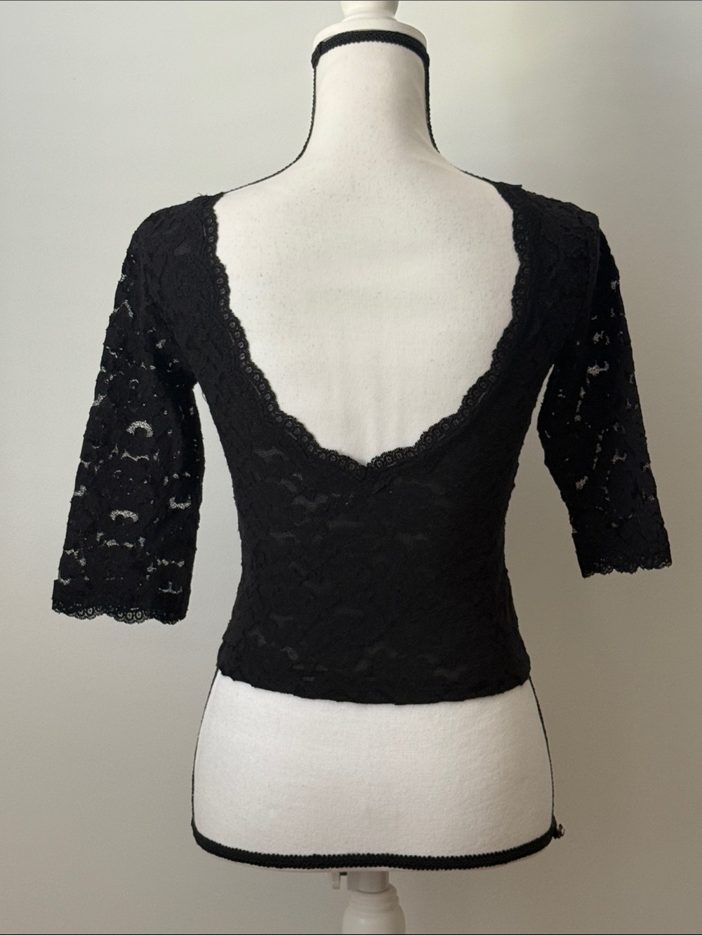 Kimchi Blue Black Lace V-Neck Women's Top, Size Medium - Picture 4 of 10